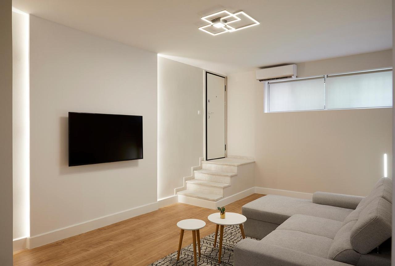 Central & Comfy Apartment 2Mins Walking From Metro Athènes Extérieur photo
